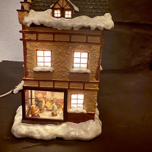 Hawthorne Village - "Seasons In Bloom Florist Shoppe" Piece - Picture 9 of 9